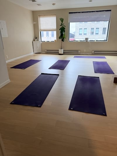 Om City Yoga Studio NYC - All Levels Hatha Flow Upper East Side - Inclusive Yoga NY Review